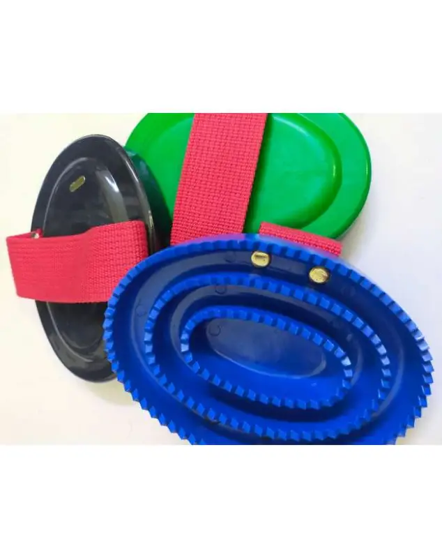 STRIGLIA IN PLASTICA PER PULIZIA DEL CAVALLO Novità