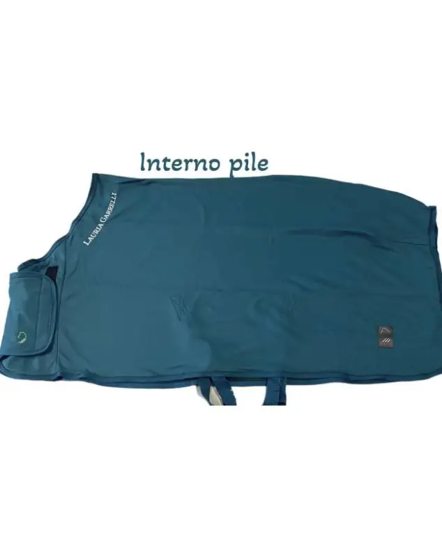 Nuova Collezione COPERTA MICROFIBRA INTERNO PILE ELEGANTE CON BAVETTA