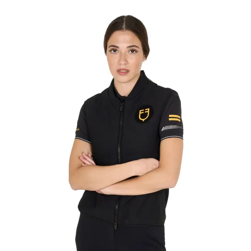 Gilet slim fit da donna collezione Scuderia in tessuto tecnico Equestro Compra Oggi Stesso